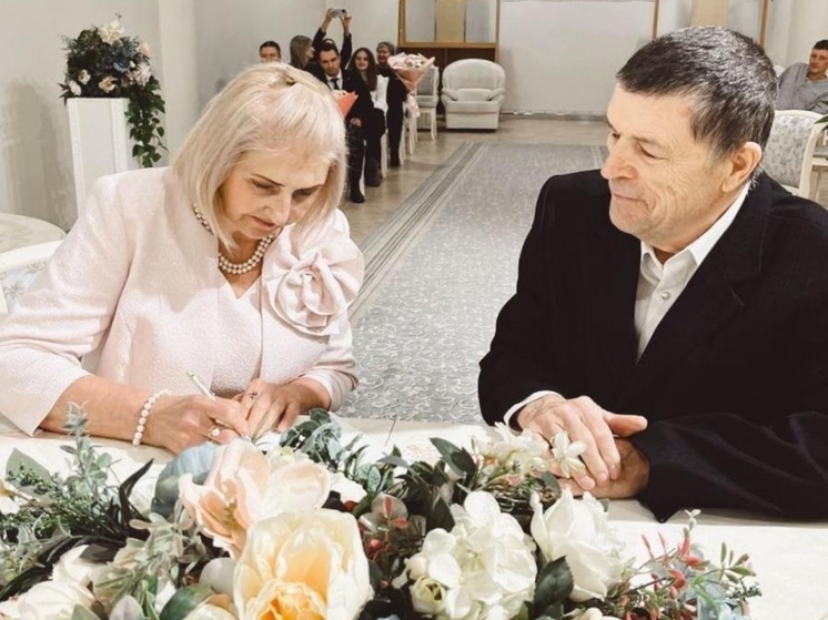 Супруги Тишевские из Хакасии отметили «золотую» свадьбу прямо в ЗАГСе