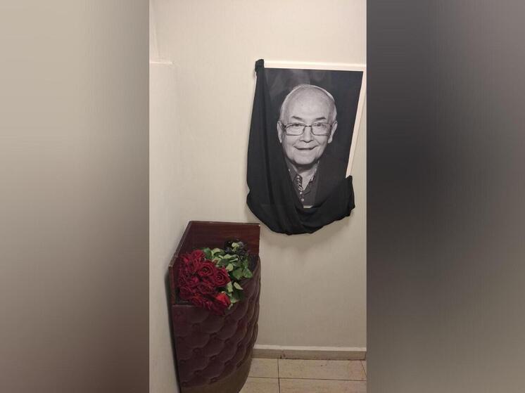 Утром в воскресенье, 30 ноября, в столице началась гражданская панихида по режиссеру, актеру и театральному педагогу Всеволоду Шиловскому