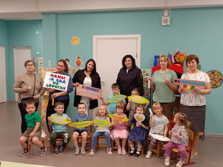 В Суоярви прошла праздничная акция «Мамы рулят по правилам!»