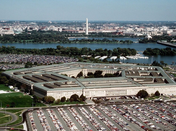 США проверят законность ударов Пентагона по судну с наркотиками