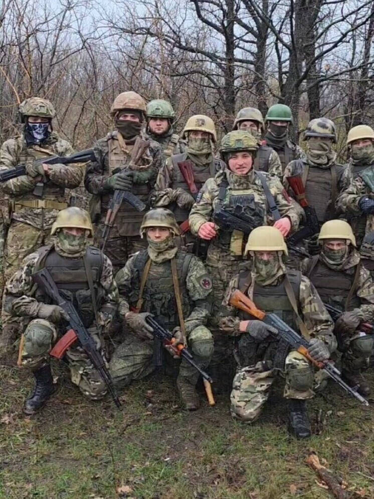 Серпухович поздравил всех женщин России с Днем матери с передовой