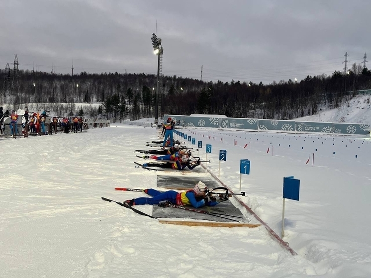 Биатлонисты из четырех регионов соревновались за «Приз Климова» в Мурманске