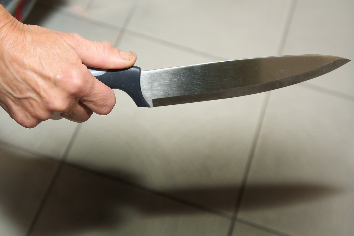 В Сербии в лагере сторонников Вучича ранили ножом человека