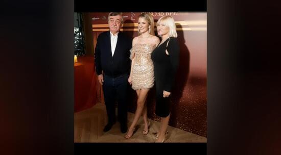 Женя Малахова показала родителей