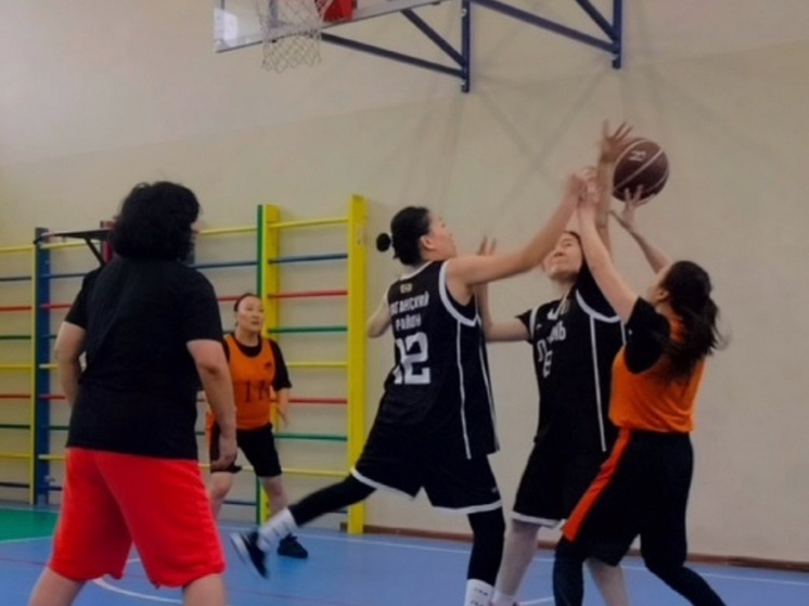 В Калмыкии прошел баскетбольный турнир среди женских команд ко Дню Матери