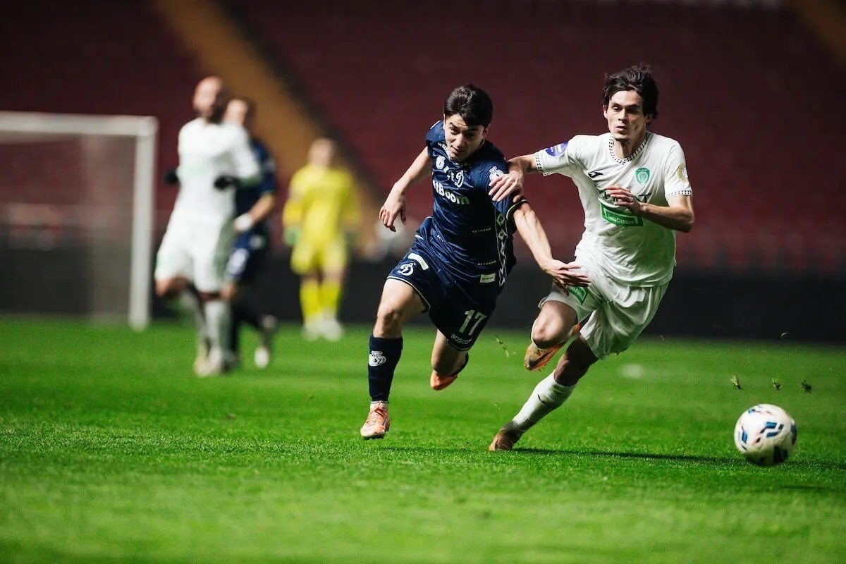 Исполняющий обязанности главного тренера столичного «Динамо» Ролан Гусев получил предупреждение в гостевом матче 17-го тура РПЛ против «Ахмата». Его команда первой открыла счет, но в итоге проиграла. По мнению Гусева, ключевым моментом поражения стал пенальти в динамовские ворота в концовке встречи.