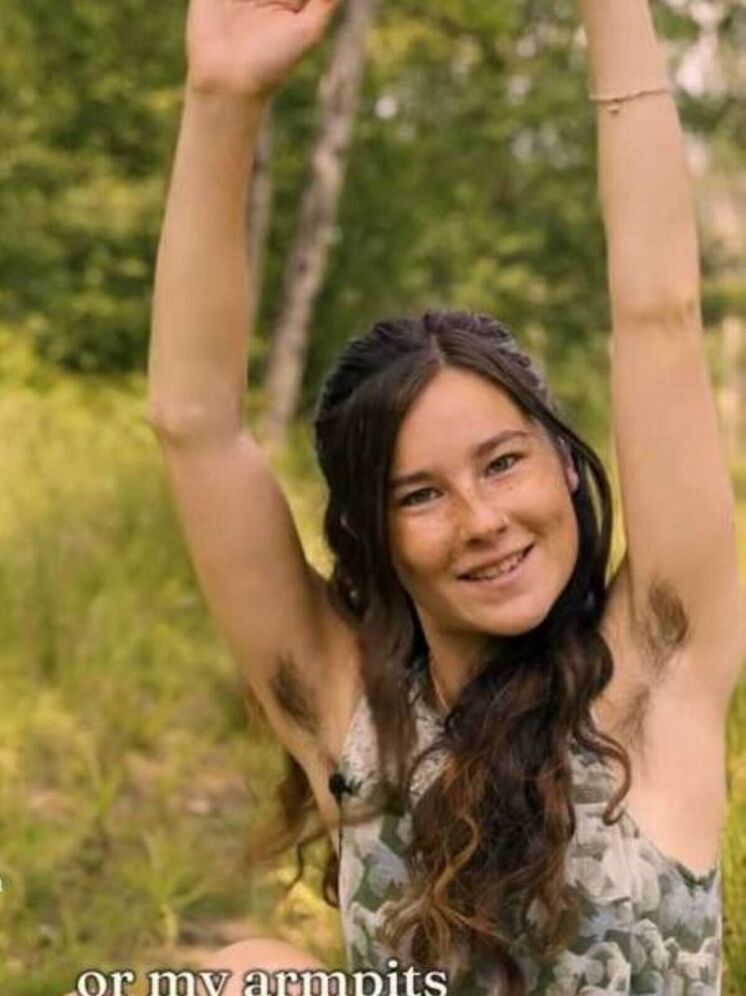 Блогер Джорджия Пек не брила тело шесть лет и показала результат в соцсетях