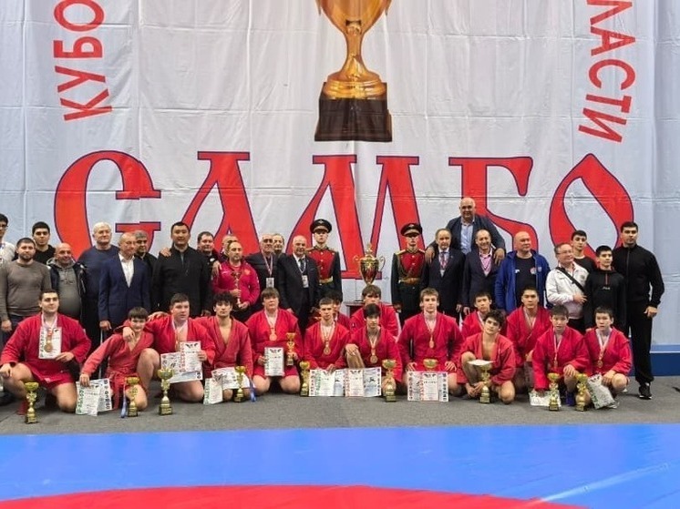 Калмыцкие самбисты привезли домой четыре медали