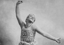 Знаете ли вы, что первым танцовщиком, выполнившим танец с кручением на голове, был Вацлав Нижинский? Брейк-данса тогда еще естественно не существовало, и хедспин – спортивное движение, при котором человек балансирует на голове, вращаясь вокруг вертикальной оси тела, тоже никто делать, разумеется, не умел