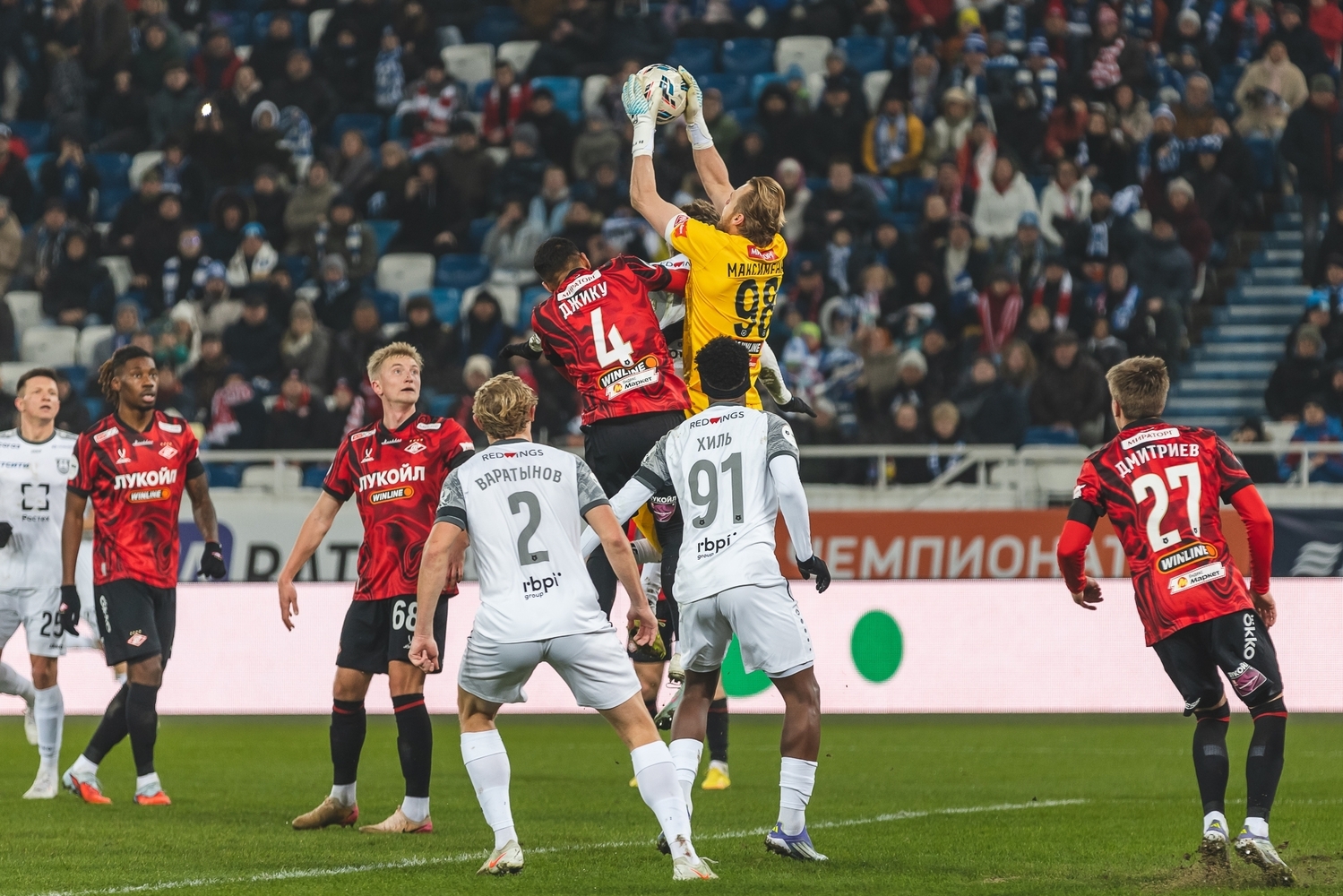 «Балтика» в меньшинстве обыграла «Спартак», «Акрон» в тумане не справился с «Пари НН»: фото матчей РПЛ