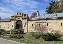 В историко-краеведческом музее «Крепость», в его легендарной «Башне», открылась авторская выставка художников городов Кавказских Минеральных Вод. Мастеров кисти объединила общая страсть к акварельной живописи.