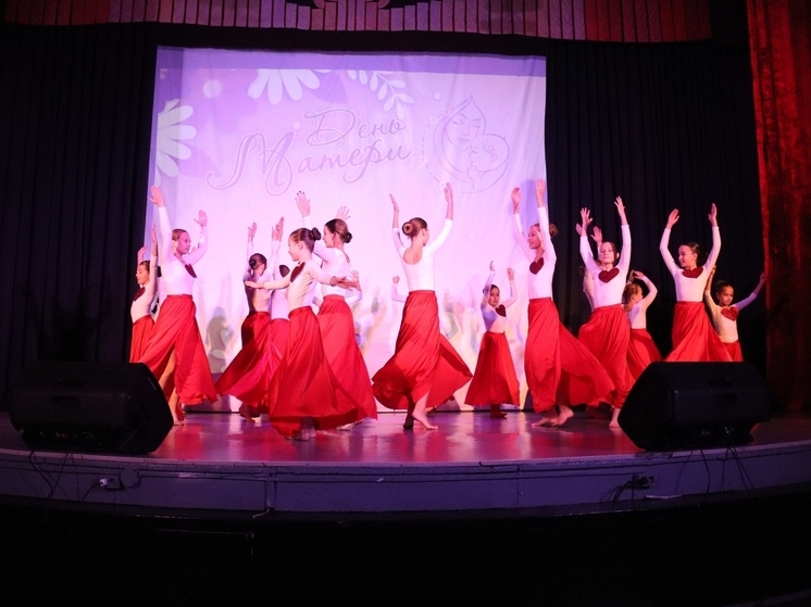 Глава Полесского округа поздравил четырех особых матерей