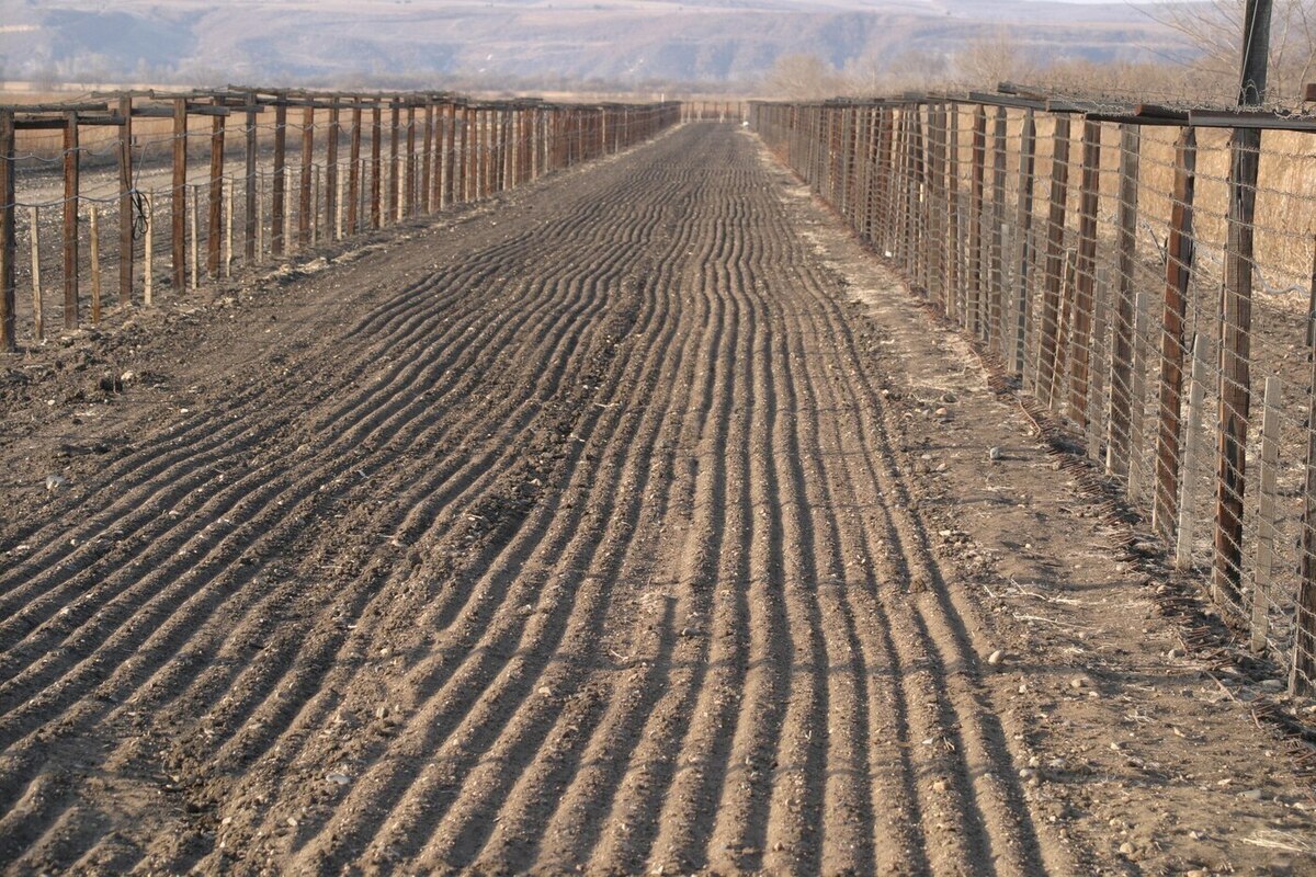 Украинец смог пройти границу, когда польский пограничник отошел в туалет