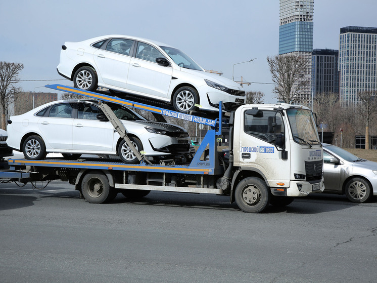 Алиханов рассказал, что средний возраст легковых машин в России составляет 16 лет