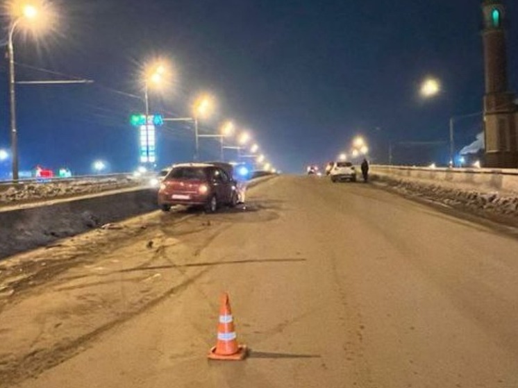 Две девочки пострадали в столкновении иномарок в Кировском районе Новосибирска