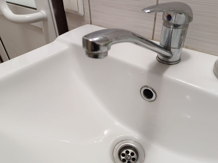 На Потоке в Барнауле из-за коммунальной аварии второй день нет холодной воды