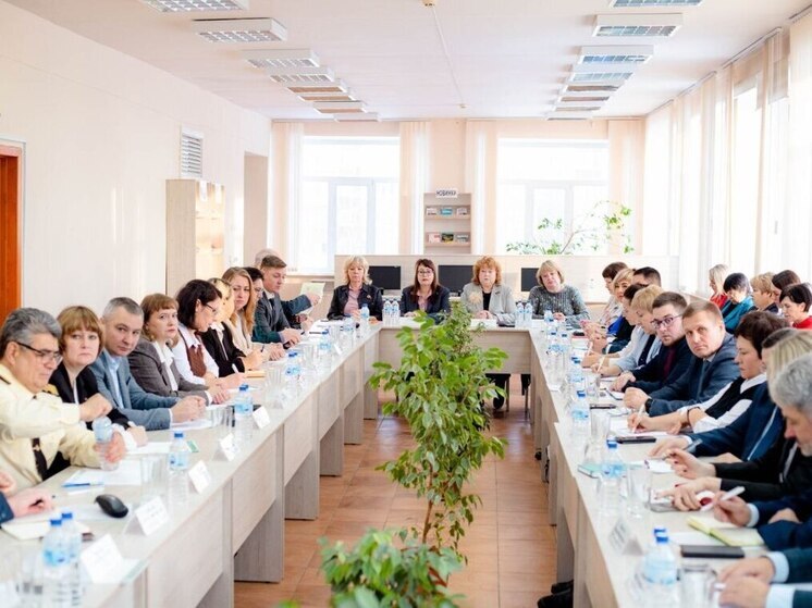 В Томске на совещании директоров обсудили ключевые вопросы образования в регионе