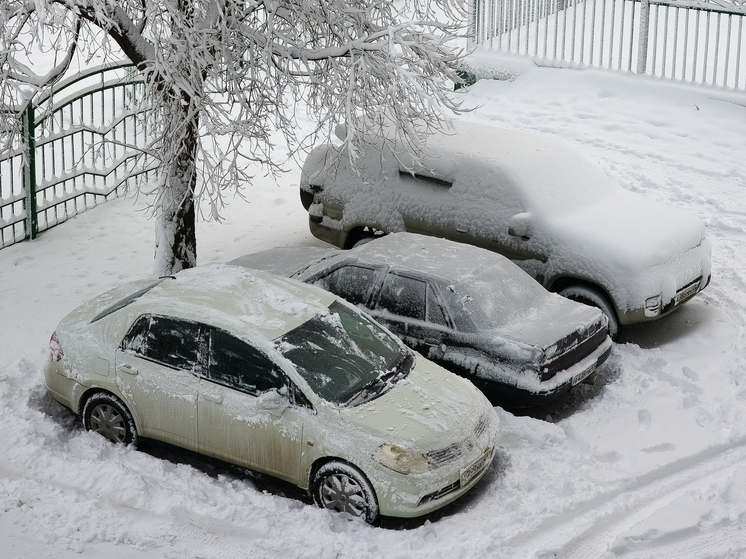 Коммунальные службы Южно-Сахалинска переведены на усиленный режим работы из-за снегопада