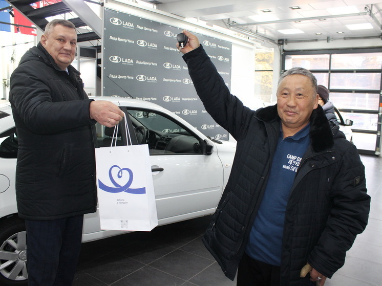 Пострадавшим на производстве забайкальцам вручили новые авто