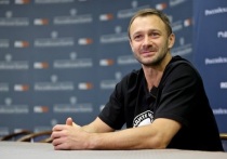 Дмитрий Сычёв объявил об уходе с поста президента омского ФК «Иртыш», занимаемого с 30 января 2024 года. В своём обращении он поблагодарил губернатора Омской области за сохранение профессионального футбола в регионе и отметил достижение — выход «Иртыша» в группу «Золото» дивизиона «А» Второй лиги. Сычёв, уроженец Омска и бронзовый призёр Евро-2008, подчеркнул личную значимость работы в клубе, в котором начинал карьеру.