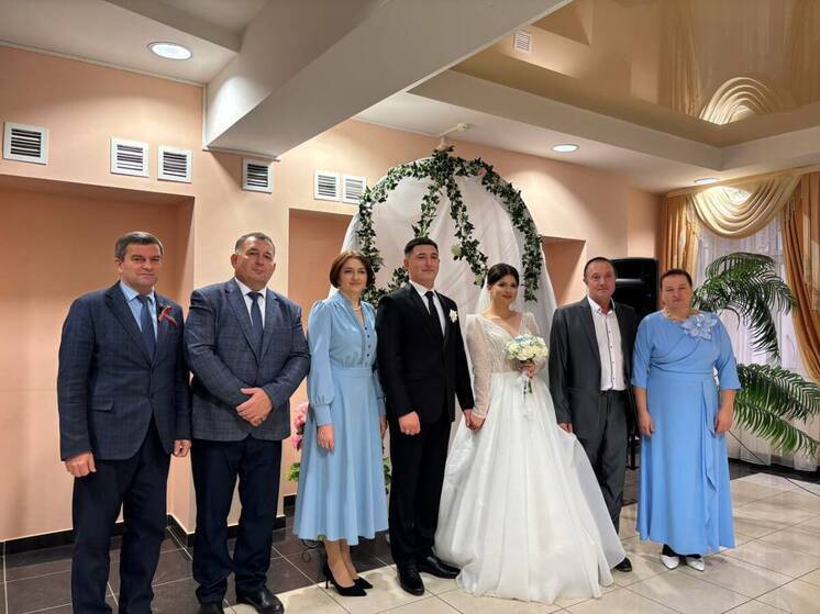 Молодожены в Татарстане получили грант в 100 тысяч на свадьбу