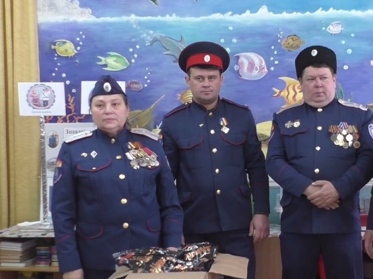 Казаки станичного общества «Станица Луганский Каменный Брод» посетили детсад «Ладушки»