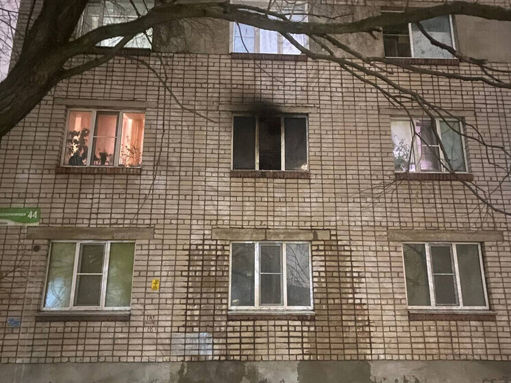 Пять человек спасли огнеборцы на пожаре в Вологде