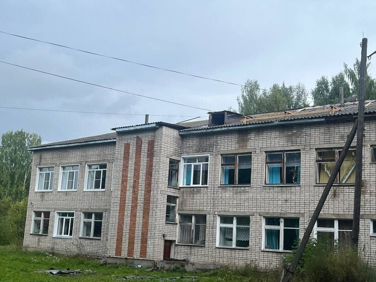 Штраф подрядчику и новая крыша: прокуратура защитила школу в Макарье