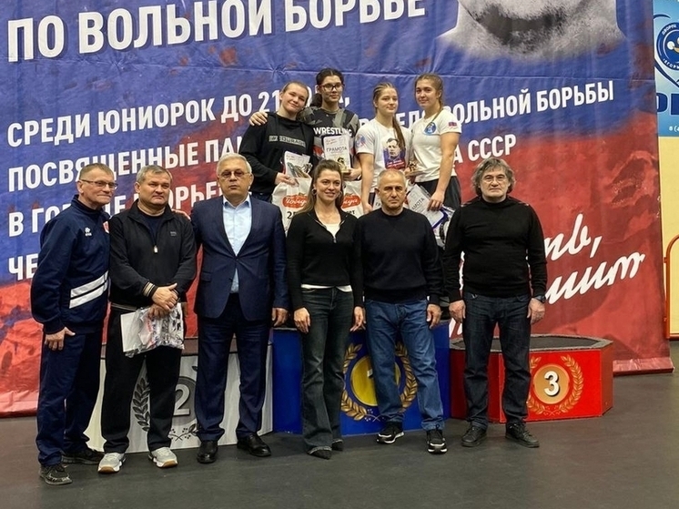 Кингисеппская спортсменка завоевала серебро на соревнованиях по вольной борьбе