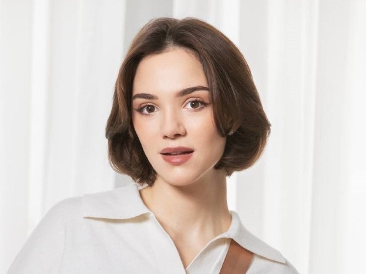 Популярная российская фигуристка Евгения Медведева вызвала умиление у подписчиков, показав, как коротает время во время перелетов. У спортсменки очень женское и уютное увлечение.