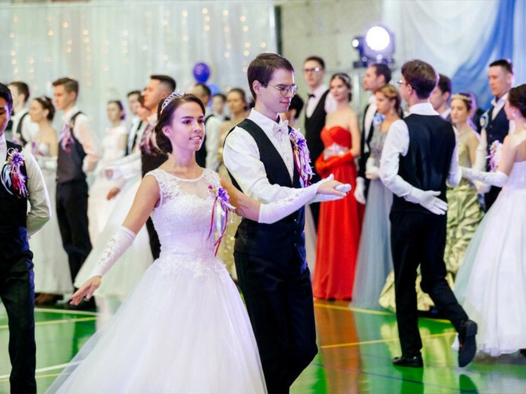 Ивановские студенты готовятся к очередному балу