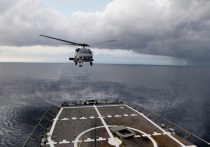 Президент США Дональд Трамп, судя по собранной в Карибском море авианосной ударной группировке ВМС США, перешел от тактики затопления венесуэльских судов в Карибском море, подозреваемых в перевозе наркотиков, к подготовке полноценного вторжения в Венесуэлу с целью отставки нынешнего президента Николаса Мадуро