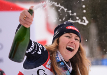 Двукратная олимпийская чемпионка по горнолыжному спорту Микаэла Шиффрин из США на горнолыжном курорте Коппер-Маунтин обновила свой собственный рекорд Кубка мира, порадовав домашних болельщиков мастерским выступлением в слаломе