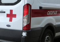 Пассажир метро, ехавший с двумя детьми, получил ножевые ранения от пьяного неадеквата