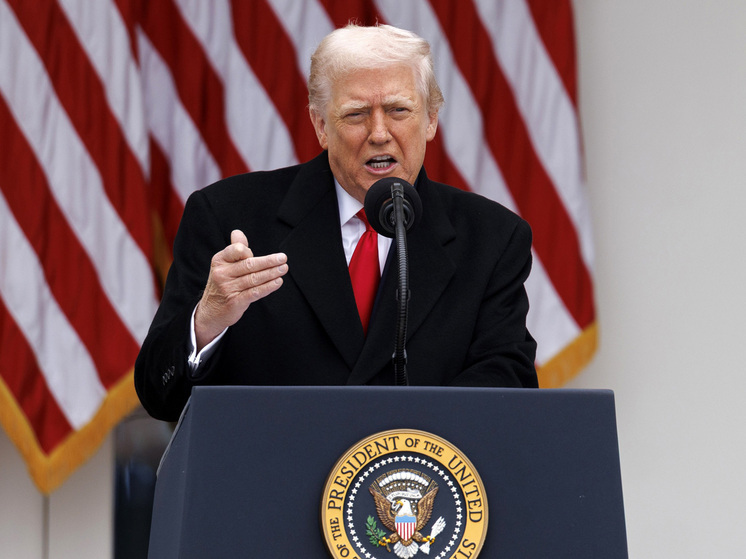 В ходе телефонного разговора президент США Дональд Трамп предложил венесуэльскому лидеру Николасу Мадуро безопасный выезд из страны для него и его семьи, но выдвинул ультиматум о немедленной отставке