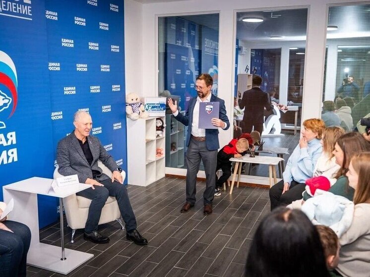 Глава Херсонской области в честь Дня матери встретился с молодыми мамами