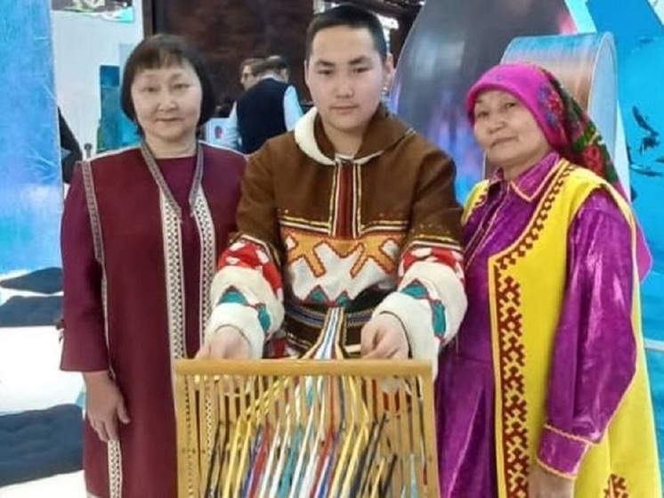 Российские звезды оценили ямальский чум на открытии сезона ГУМ-катка