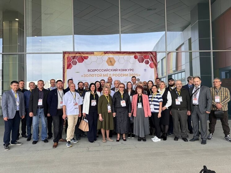 Пчеловод из Пензенской области стал победителем конкурса «Золотой мёд России – 2025»