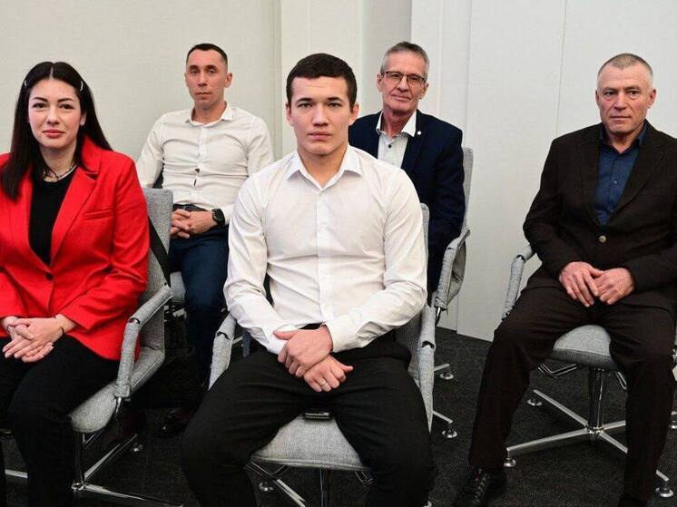 Глава Башкирии вручил сертификаты пяти «Сельским тренерам»