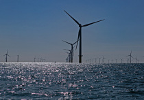 Сообщается, что в отделяющем Великобританию от континентальной Европы проливе Ла-Манш произошла трагедия — пассажир выпал за борт роскошной яхты