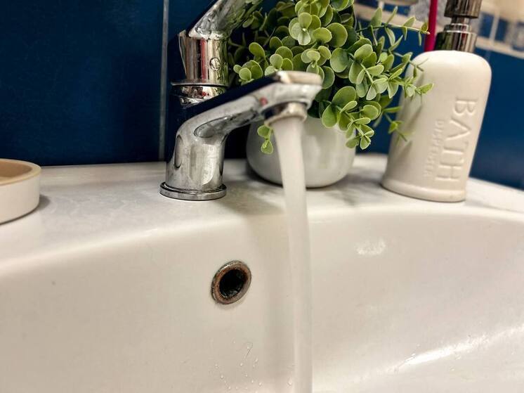 Петербуржцы смогут погасить долги за воду без штрафов до конца года