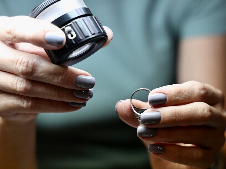 Юноша из Челябинска вынес из дома мачехи ценности на тысячи рублей