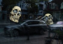 Шведский физик Мария Стремме, профессор кафедры нанотехнологий Уппсальского университета, бросила вызов одной из самых глубоких тайн науки и философии, предложив теорию, способную перевернуть наше понимание реальности. Её радикальная гипотеза, изложенная в интервью Daily Mail (статью перевели ИноСМИ), предполагает, что сознание не является продуктом биохимических процессов в мозге, а представляет собой фундаментальное поле, лежащее в основе самой вселенной.