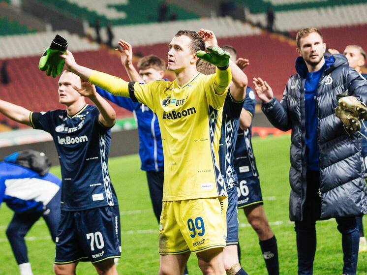 Бывший вице-президент и экс-гендиректор Российского футбольного союза (РФС), бывший президент московского "Торпедо", советский футболист Александр Вячеславович Тукманов в эксклюзивном интервью "МК-Спорт" поделился ожиданиями от матчей следующего тура Российской Премьер-лиги (РПЛ), в которых действующий чемпион "Краснодар" сыграет с московским ЦСКА, а "Спартак" и "Динамо" сойдутся в столичном дерби.