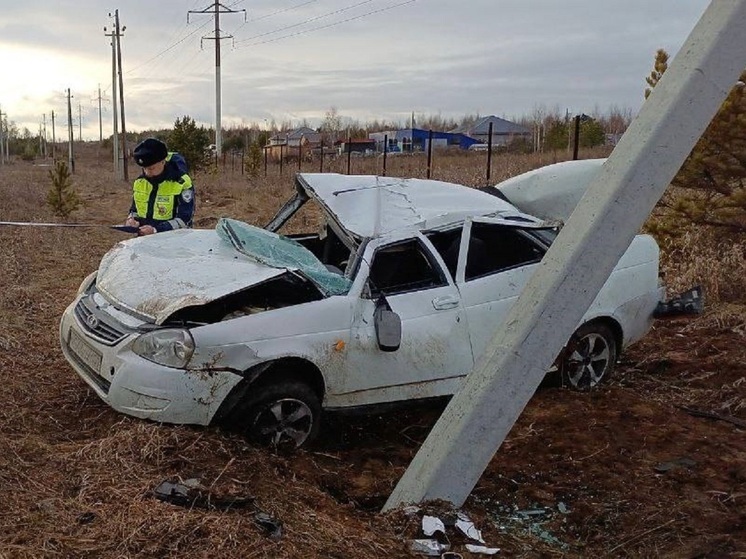 На Арамильской дороге пьяный водитель без прав врезался в столб