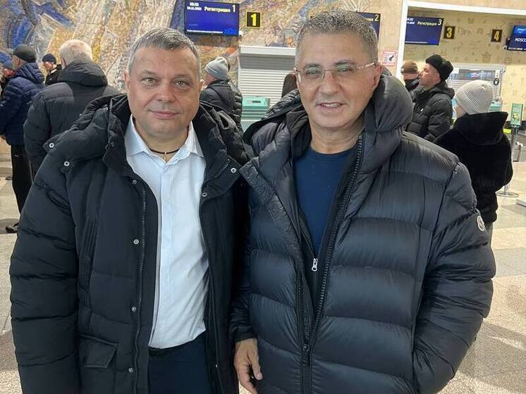 Замминистра экономразвития Хакасии Мяхар встретил в аэропорту доктора Мясникова