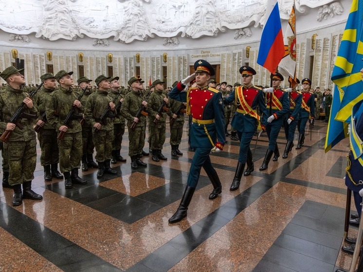  Новобранцы-туляки из Преображанеского полка приняли присягу в Музее Победы