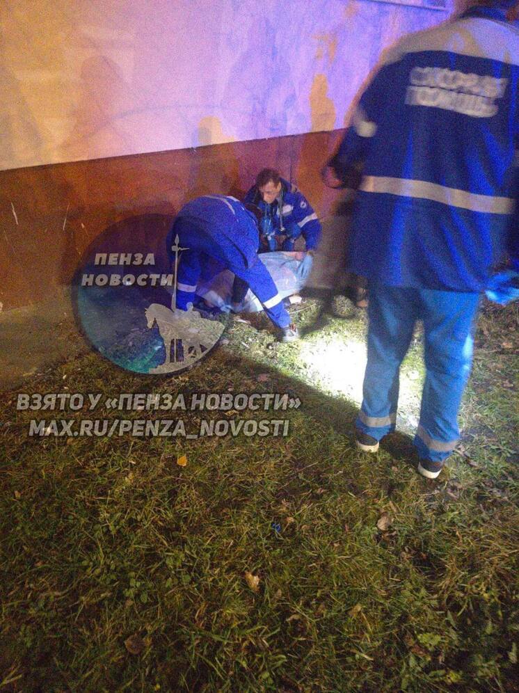 В Пензе пожилая женщина погибла, выпав с пятого этажа