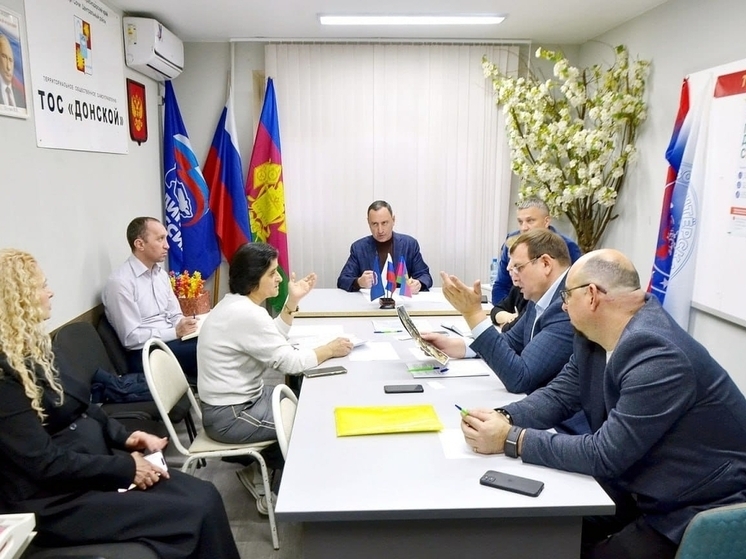 Депутат ЗСК Виктор Тепляков провёл приём граждан в Сочи