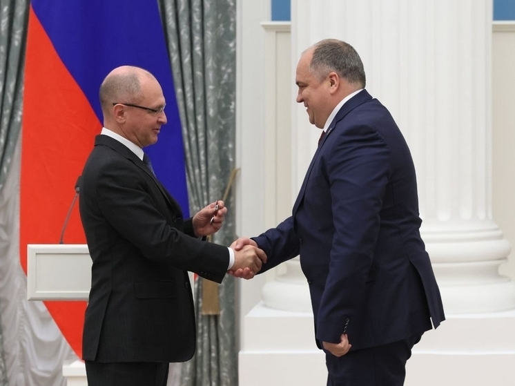 Глав Волотовского и Валдайского округов Лыжова и Стадэ наградили медалями ордена